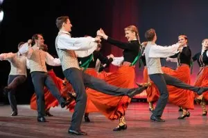 Konzert der Volkstanzgruppe Teiksma "Tanzen groß, tanzen klein"